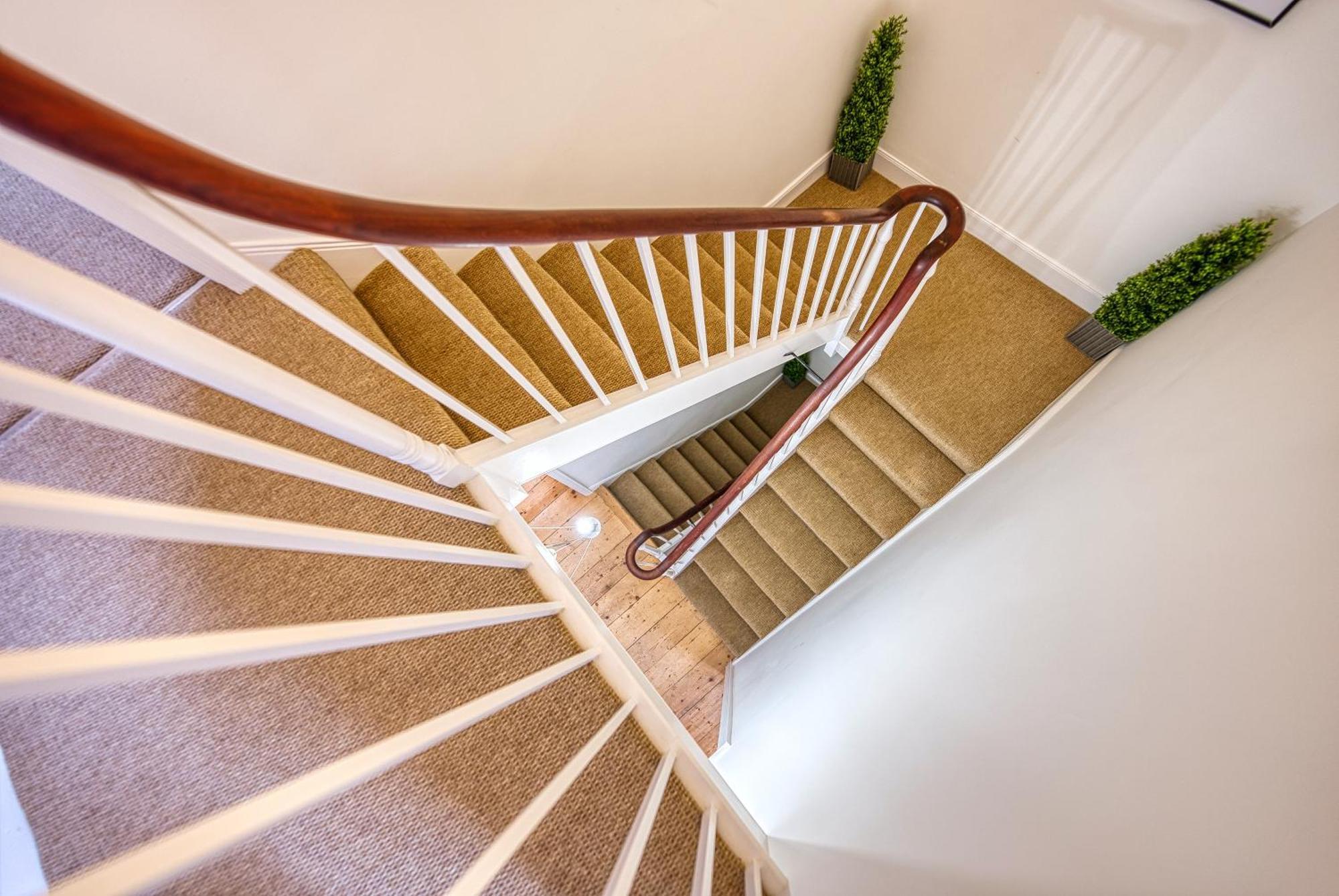 2 Bed Stunning Chic Modern Spacious Apt, Ocean Village, Southampton - Plenty Of Parking - By Blue Puffin Stays Eksteriør billede