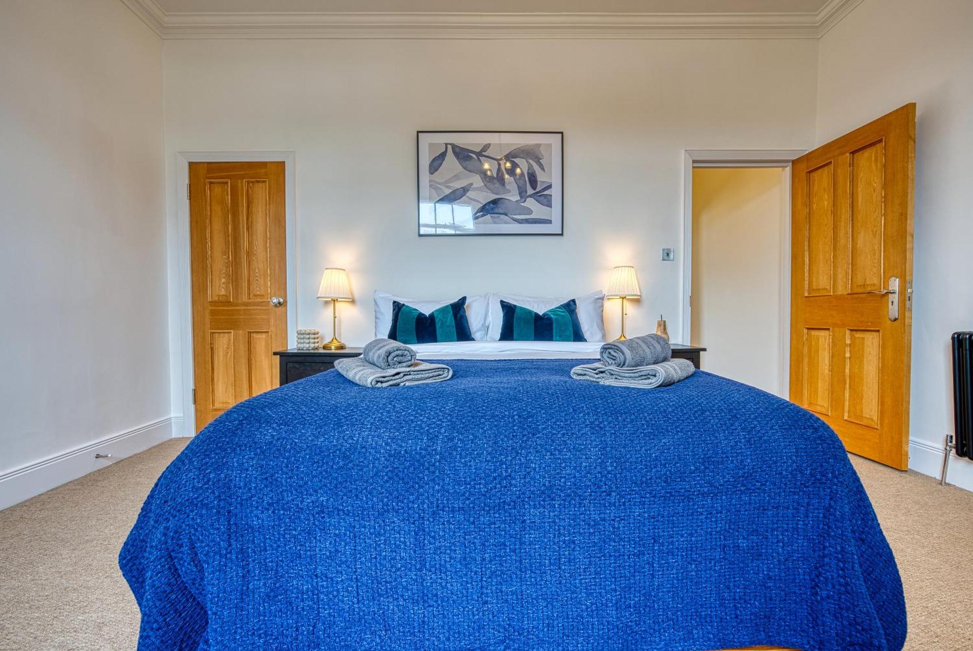 2 Bed Stunning Chic Modern Spacious Apt, Ocean Village, Southampton - Plenty Of Parking - By Blue Puffin Stays Eksteriør billede