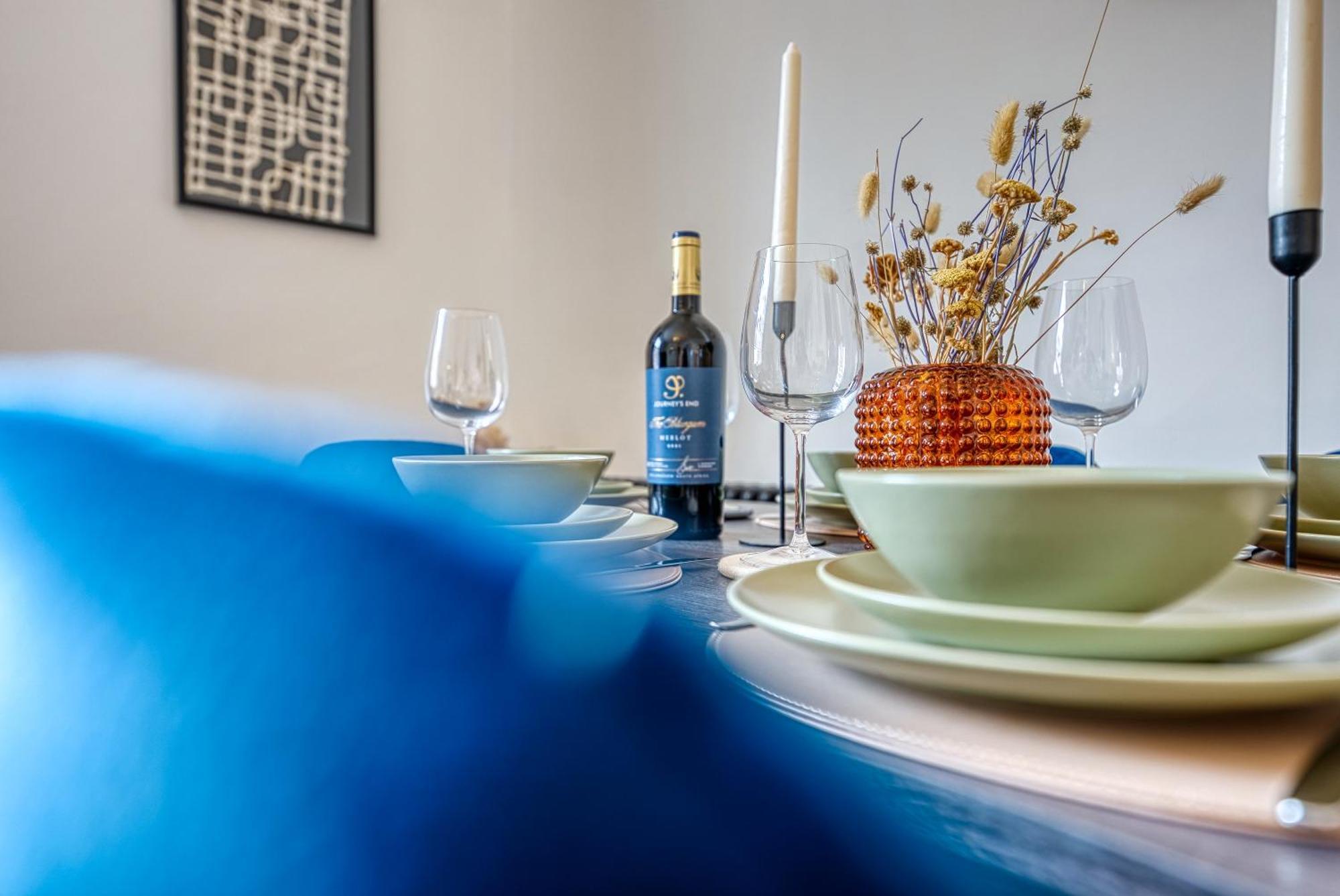2 Bed Stunning Chic Modern Spacious Apt, Ocean Village, Southampton - Plenty Of Parking - By Blue Puffin Stays Eksteriør billede