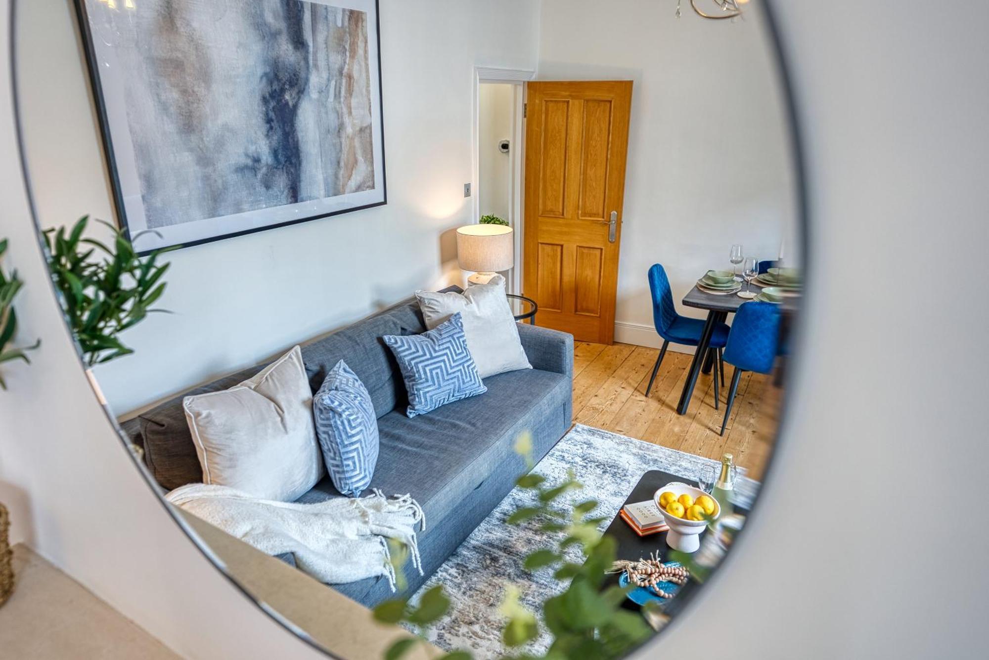 2 Bed Stunning Chic Modern Spacious Apt, Ocean Village, Southampton - Plenty Of Parking - By Blue Puffin Stays Eksteriør billede